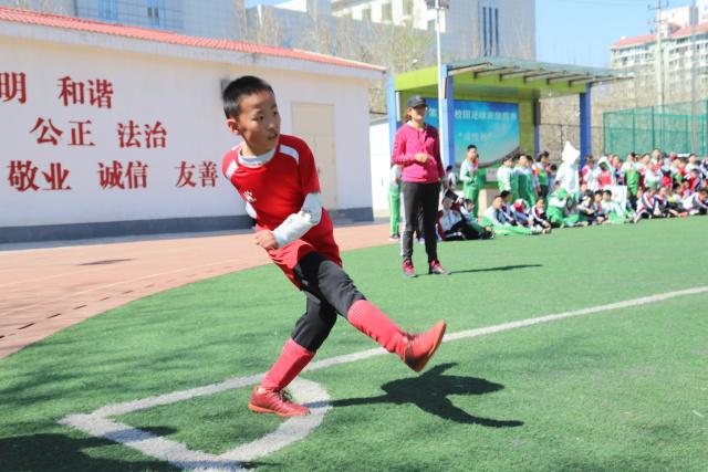 中国男篮再胜喀麦隆，团结杯三连胜